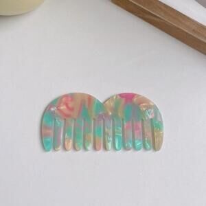 Block M Shaped Hair Comb In Colorful Pattern